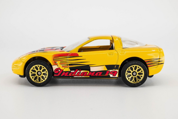 2002 Matchbox Across America Chevy Corvette YELLOW | INDIANA | MINT