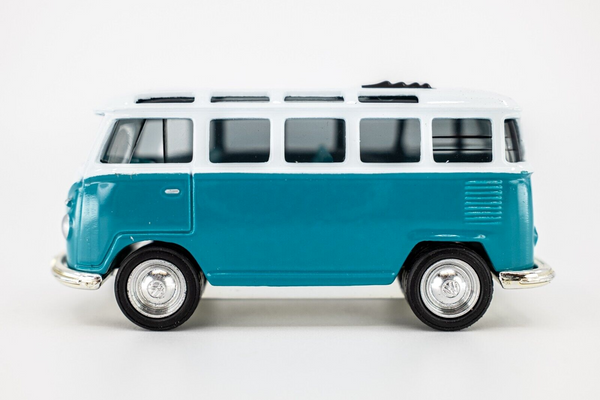 2000 Matchbox FAO Schwartz VW Collection 1967 VW Transporter TURQUOISE | MINT