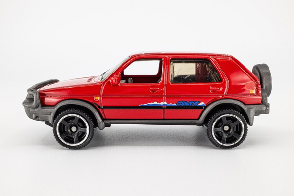 2018 Matchbox #99 '90 Volkswagen Golf Country 4x4 RED | 2 HATCH ITEMS | MINT