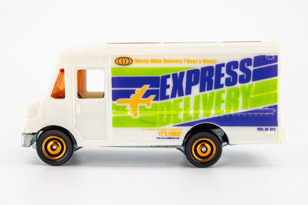 2012 Matchbox "Airport Ground Crew" Express Delivery WHITE | MINT