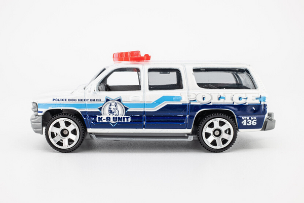 2012 Matchbox "Police" 2000 Chevrolet Suburban WHITE PEARL | POLICE | MINT