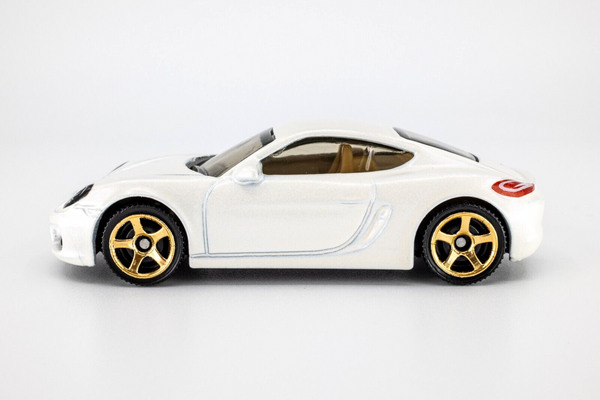 2018 Matchbox #124 Porsche Cayman CARRARA WHITE METALLIC | MINT