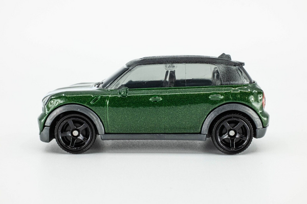 2020 Matchbox Top Gun Maverick '11 Mini Cooper Countryman OXFORD GREEN | MINT