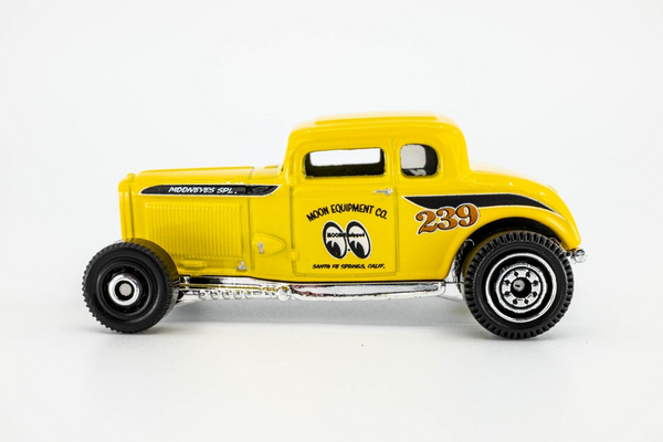 2024 Matchbox "Coffee Cruisers V" Ford Coupe Model B YELLOW | MOONEYES | MINT