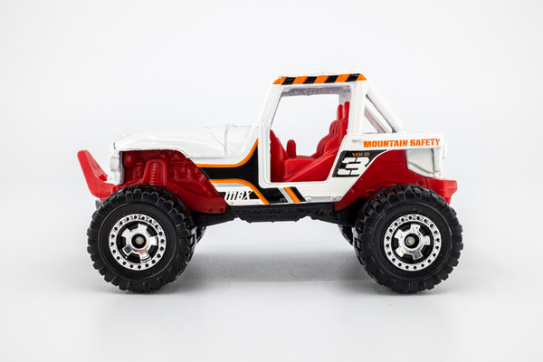 2012 Matchbox "Mountain Adventure" MBX 4x4 WHITE | RED | MOUNTAIN SAFETY | MINT