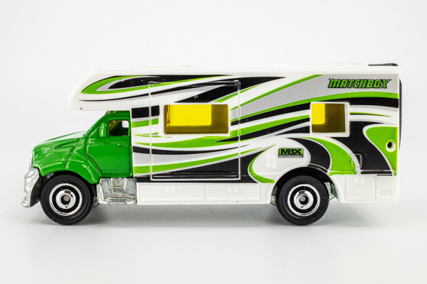 2012 Matchbox "Outdoor Adventure" MBX Motor Home GREEN | WHITE | MINT