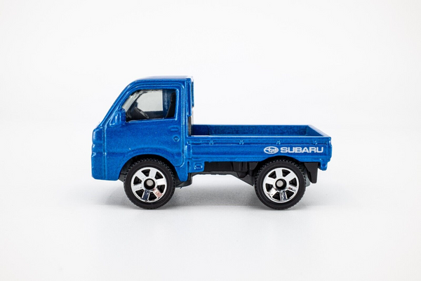 2019 Matchbox #82 Subaru Sambar BLUE METALLIC | MINT