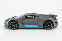 2020 Matchbox #46 Bugatti Divo TITANIUM LIQUID SILVER | DIVO RACING BLUE | MINT