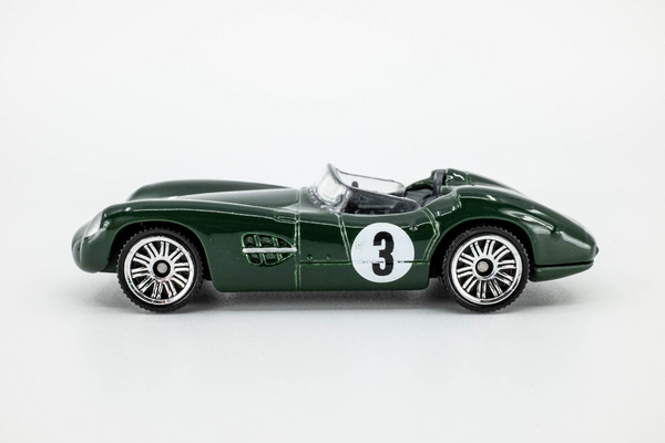 2020 Matchbox Top Gun Maverick 1956 Aston Martin DBR1 GREEN METALLIC | MINT