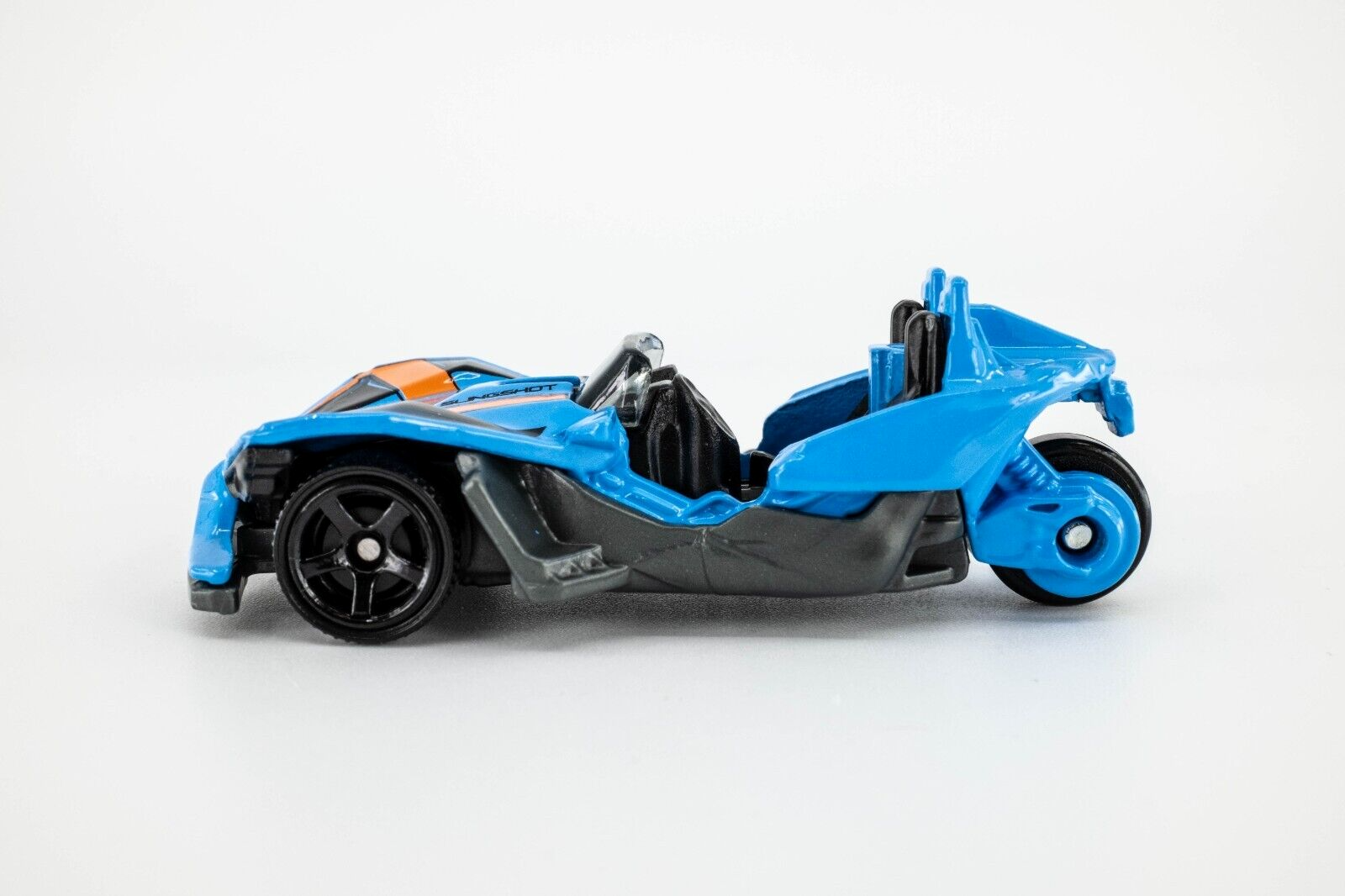 2020 Matchbox #57 Polaris Slingshot MIAMI BLUE | MINT – Village