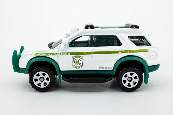 2022 Matchbox "MBX Mountain II" Ford Explorer WHITE | NATIONAL PARK RANGER