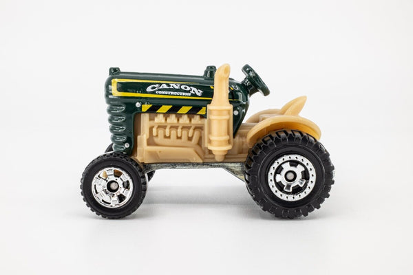 2017 Matchbox #40 Crop Master GREEN | BEIGE | CANON CONSTRUCTION | MINT