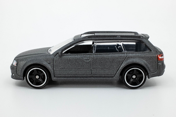 2021 Matchbox "MBX Wagons" 2004 Audi RS6 Avant DAYTONA GREY MATTE EFFECT | MINT